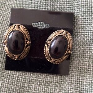 Elegant Black and Gold Tone clip on Earrings